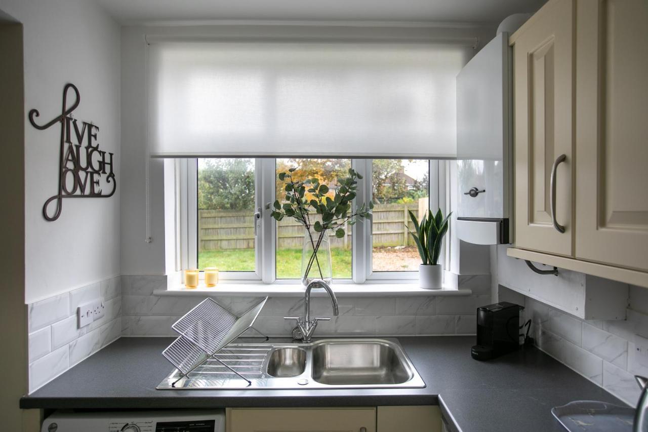 Ludlow Drive 3 Bed Contractor Family Town House In Melton Mowbray Exterior foto